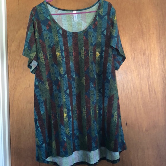 LuLaRoe Classic Tee - Picture 1 of 5